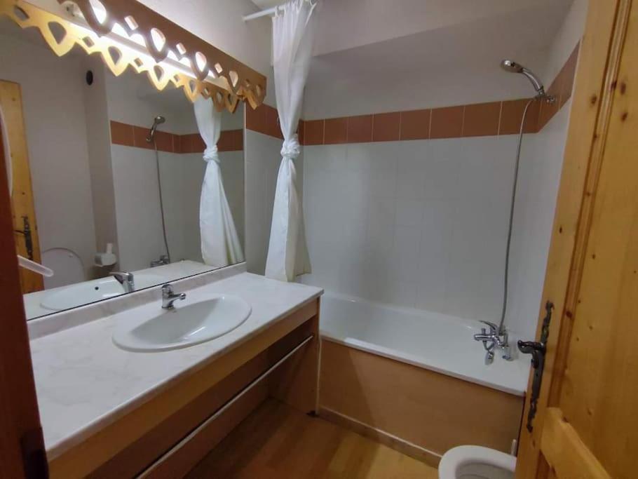 Samoens Residence Grand Tetras 4 Personnes Piscine Buitenkant foto